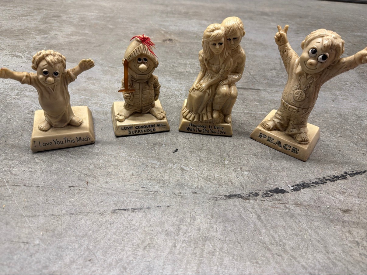 Vintage 1970s Sillisculpts Figurines Lot of 4 I Love You This Much Peace Knight