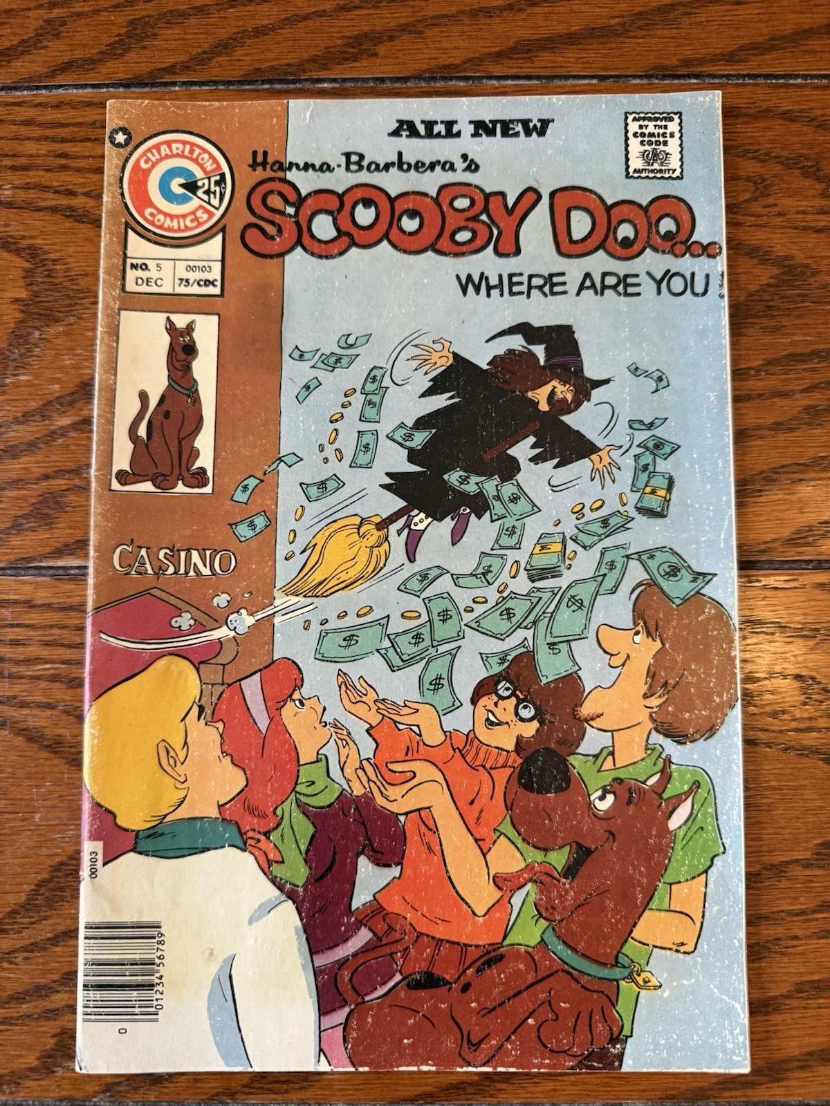 1975 Scooby Doo #5 Charlton Comics Hanna Barbera Casino Spy
