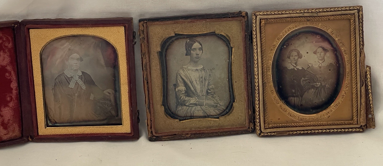 3 Early 1/6 PLATE DAGUERREOTYPE Photos Cased Images Women