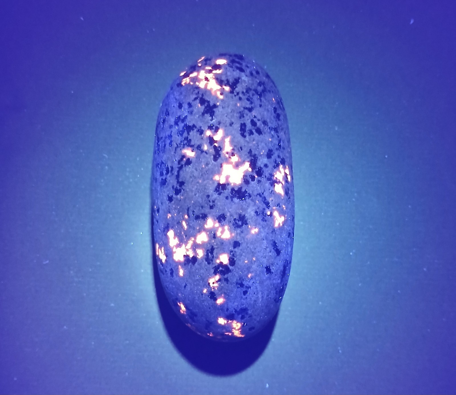 Yooperlite Fluorescent Sodalite -  5 oz.  A Bright Lake Superior Stone