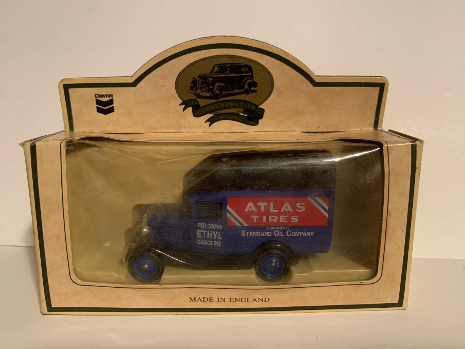 DIE-CAST METAL REPLICA   ATLAS TIRES OLE TIME TRUCK  MADE IN ENGLAND  NIB  1;64