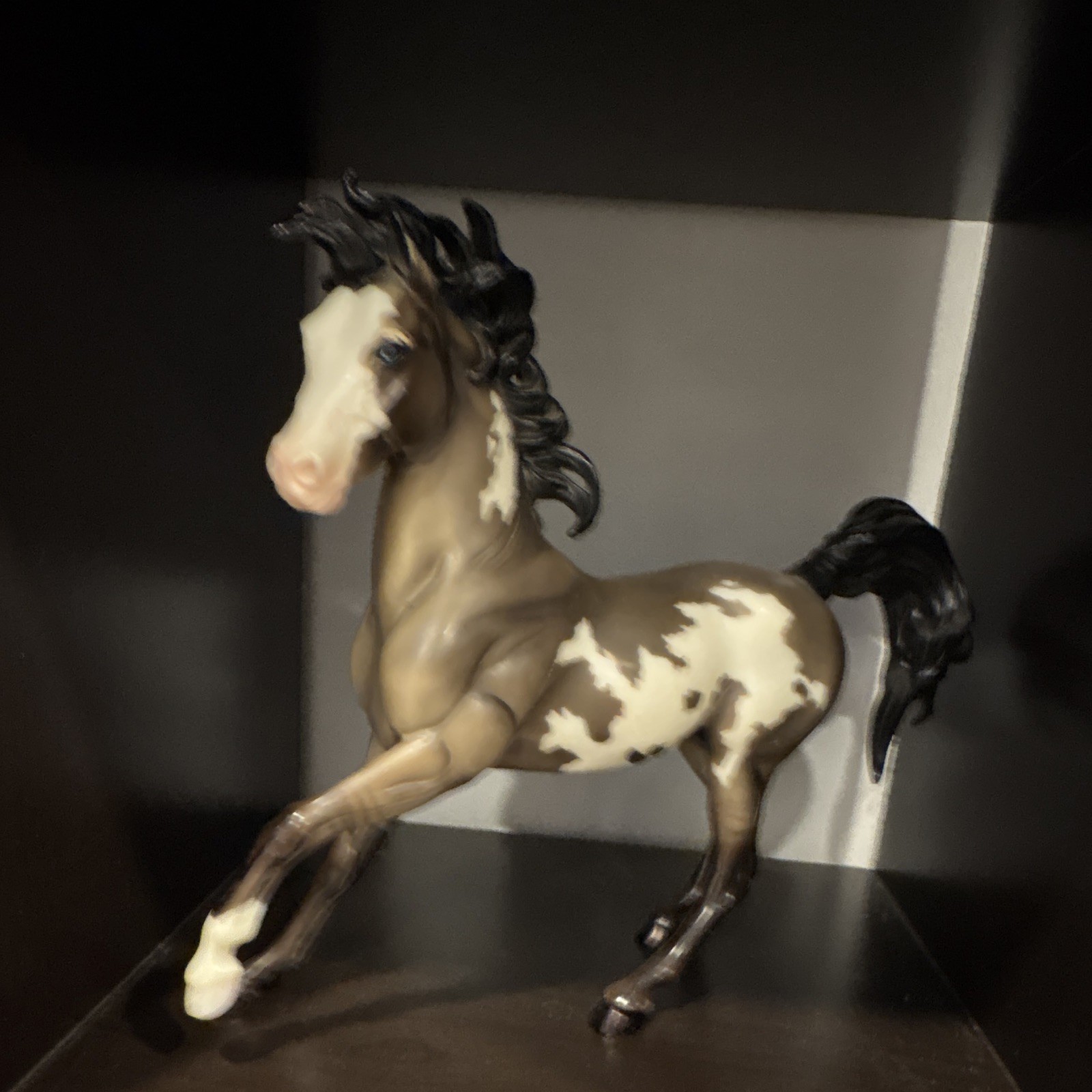 Breyer Traditional Grulla Paint Mustang. BODY CONDITION Lots Of Damage