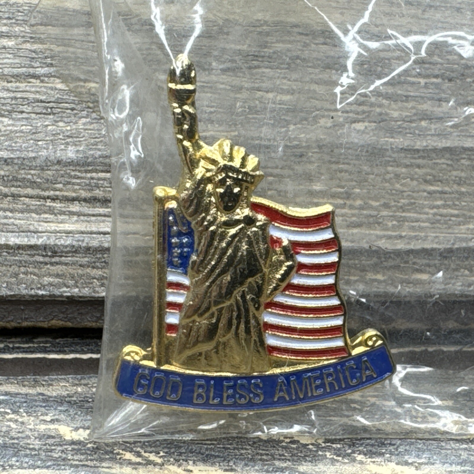 Vtg Lapel Pin Patriotic Flag Gold Tone Staute Of Liberty God Bless America 1.25” Vtg Lapel Pin Patriotic Flag Gold Tone Staute Of Liberty God Bless America 1.25”
