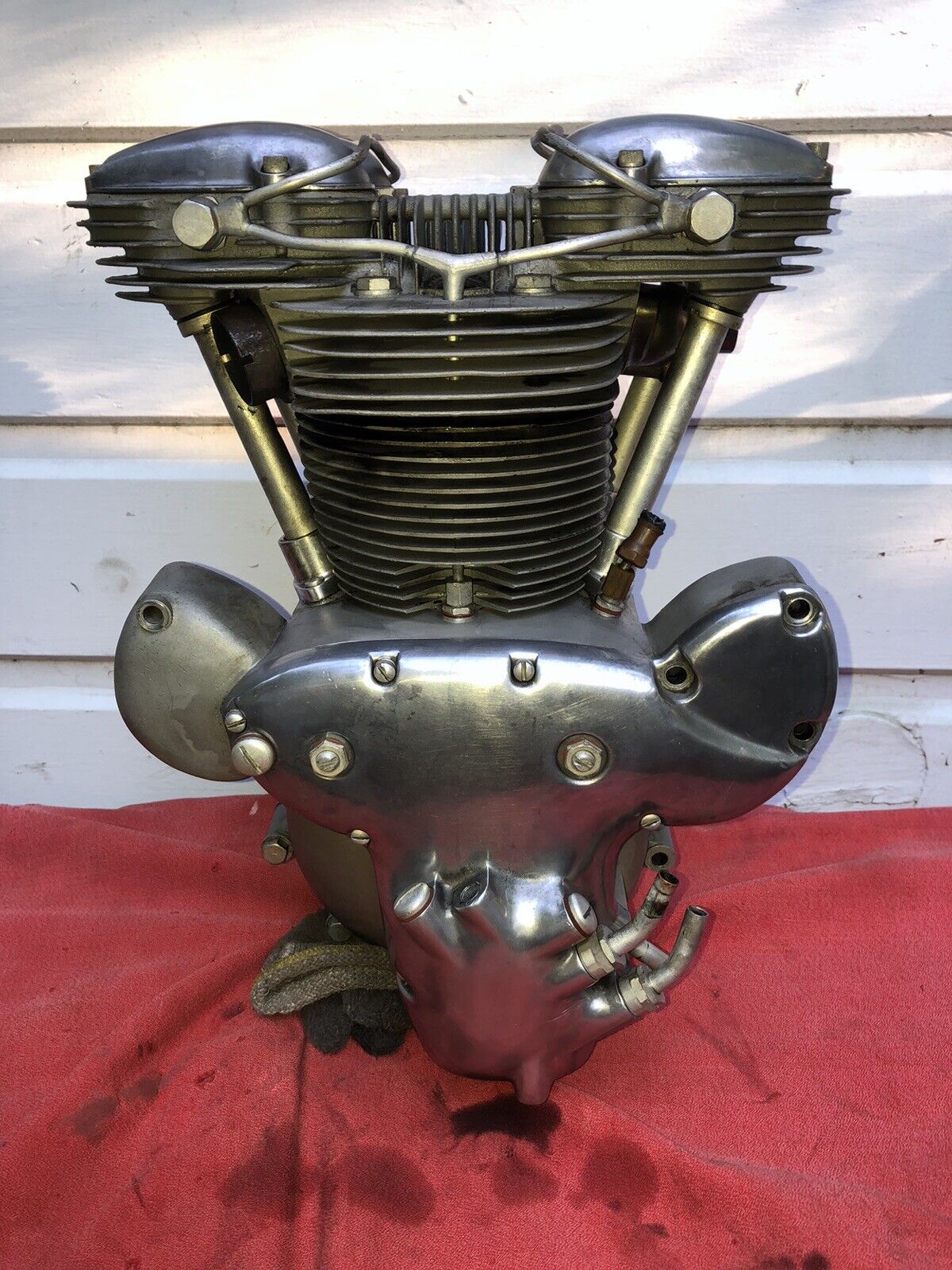 AMERICAN MOTORCYCLE INDIAN VERTICAL TWIN ENGINE /MOTOR  TT WARRIOR  1951