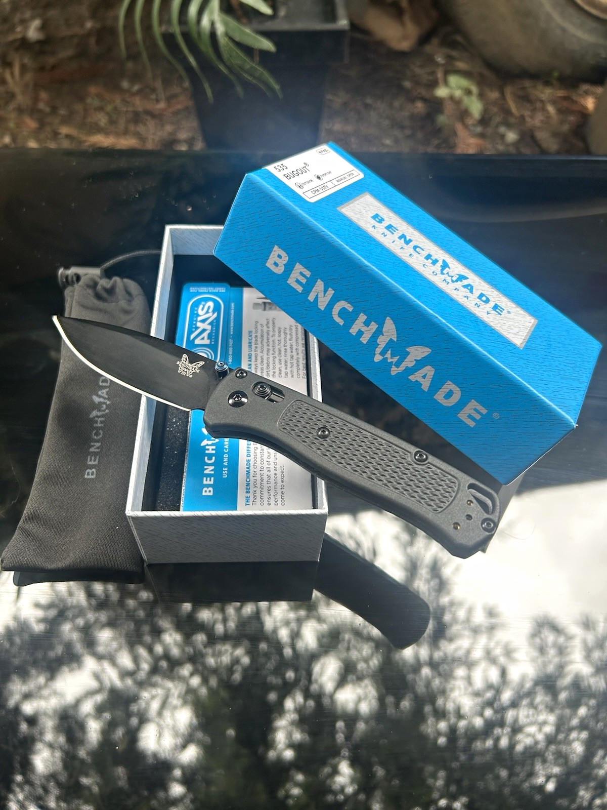 Benchmade 535 Bugout Drop Point Plain Edge AXIS Lock Black Stainless Steel