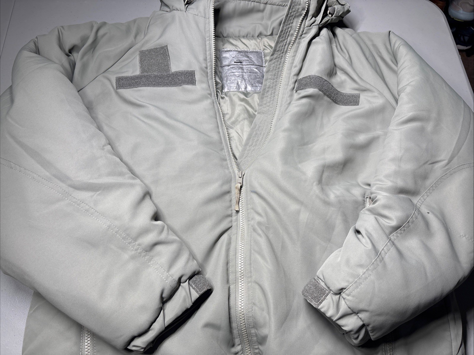 USGI Extreme Cold Weather Parka Jacket ECWCS Gen III Level 7 Medium Regular 