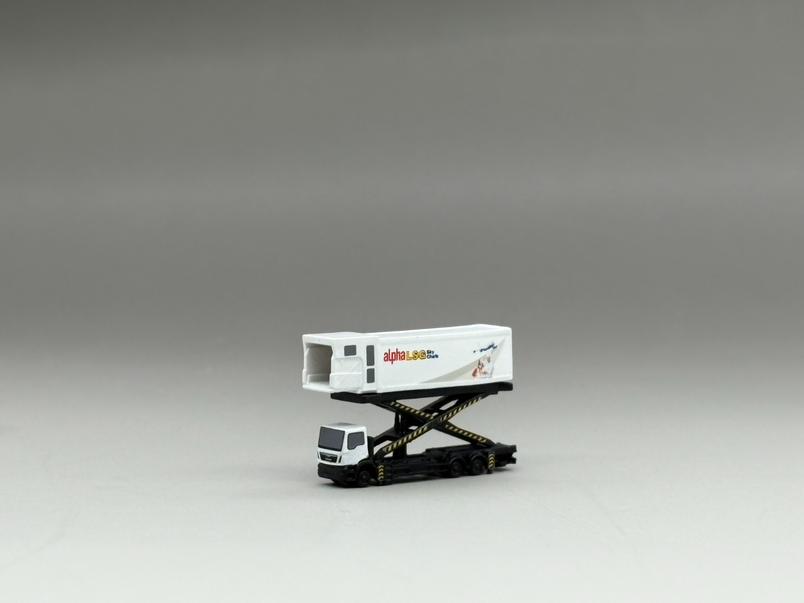 1:400/200 scale ALPHA LSG MAN aircraft catering truck airport GSE model