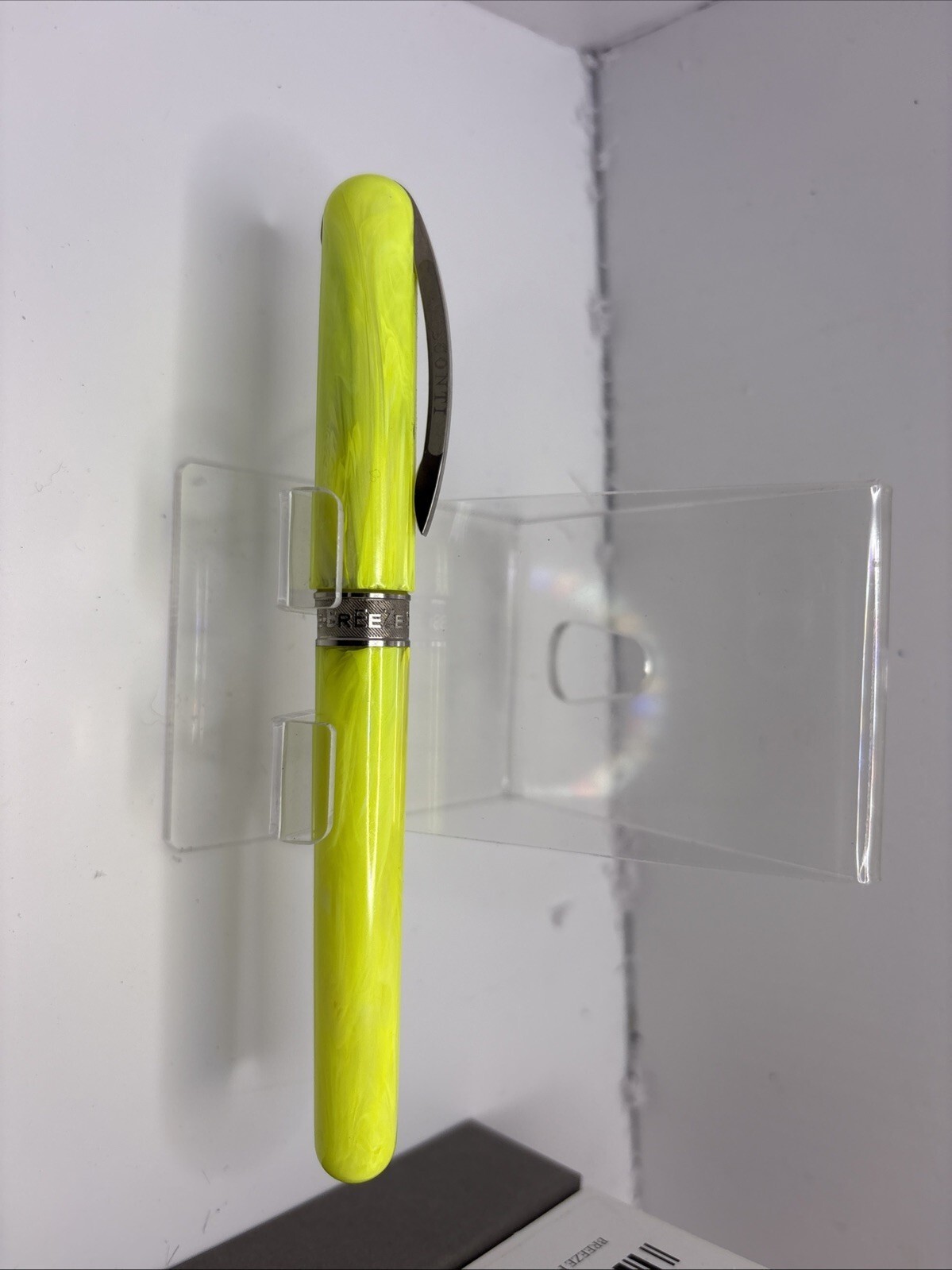 BRAND NEW VISCONTI LEMON BREEZE FOUNTAIN PEN WITH CONVERTER