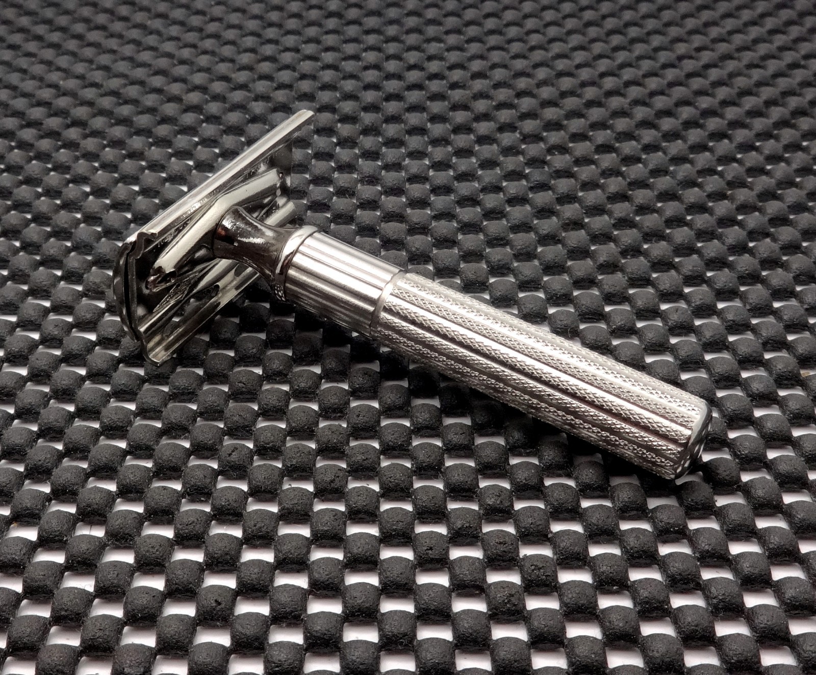 Vintage 1940\'s Gillette Fat Handle Tech DE Safety Razor  Nice & Clean