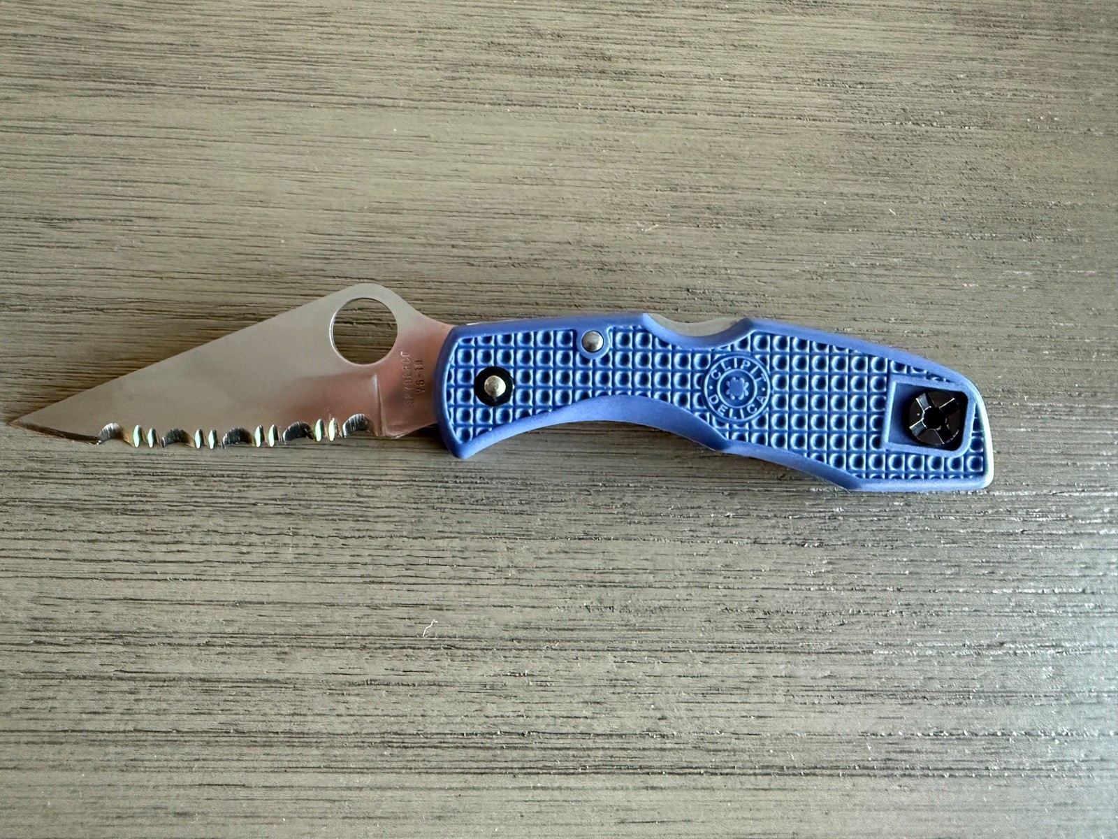 Spyderco Delica Pocketknife Combo Drop Point Lockback Plastic Blue VG-10 RARE