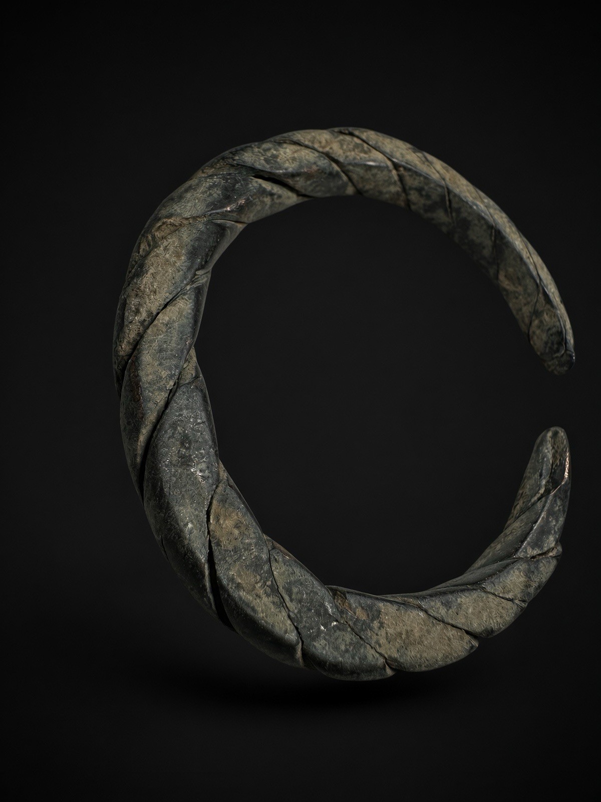 Ancient Twisted Bracelet Bangle Dating Approximately 1200-700BCE Bronze Age/iron Ancient Twisted Bracelet Bangle Dating Approximately 1200-700BCE Bronze Age/iron