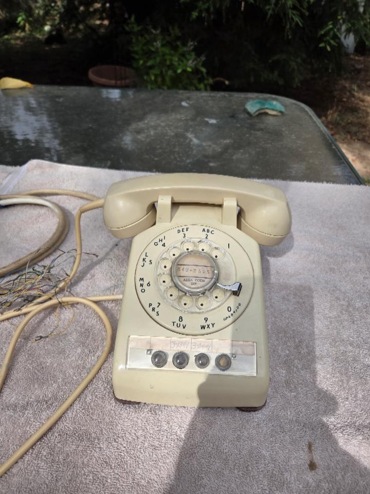 Rare Color 1955 Western Electric Ivory 544 4 button Rotary Dial Telephone