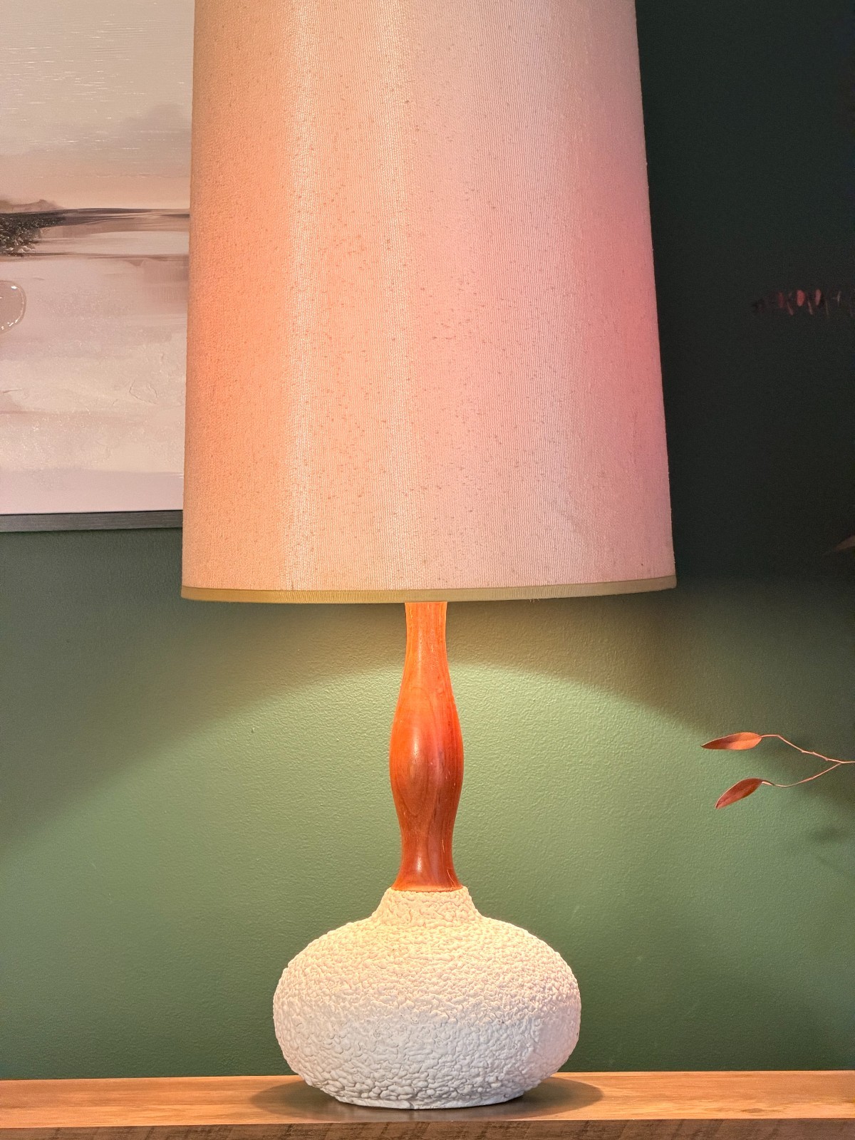 Vintage 1960s MCM White Popcorn Ceramic Walnut Table Lamp Danish Modern 34.5\