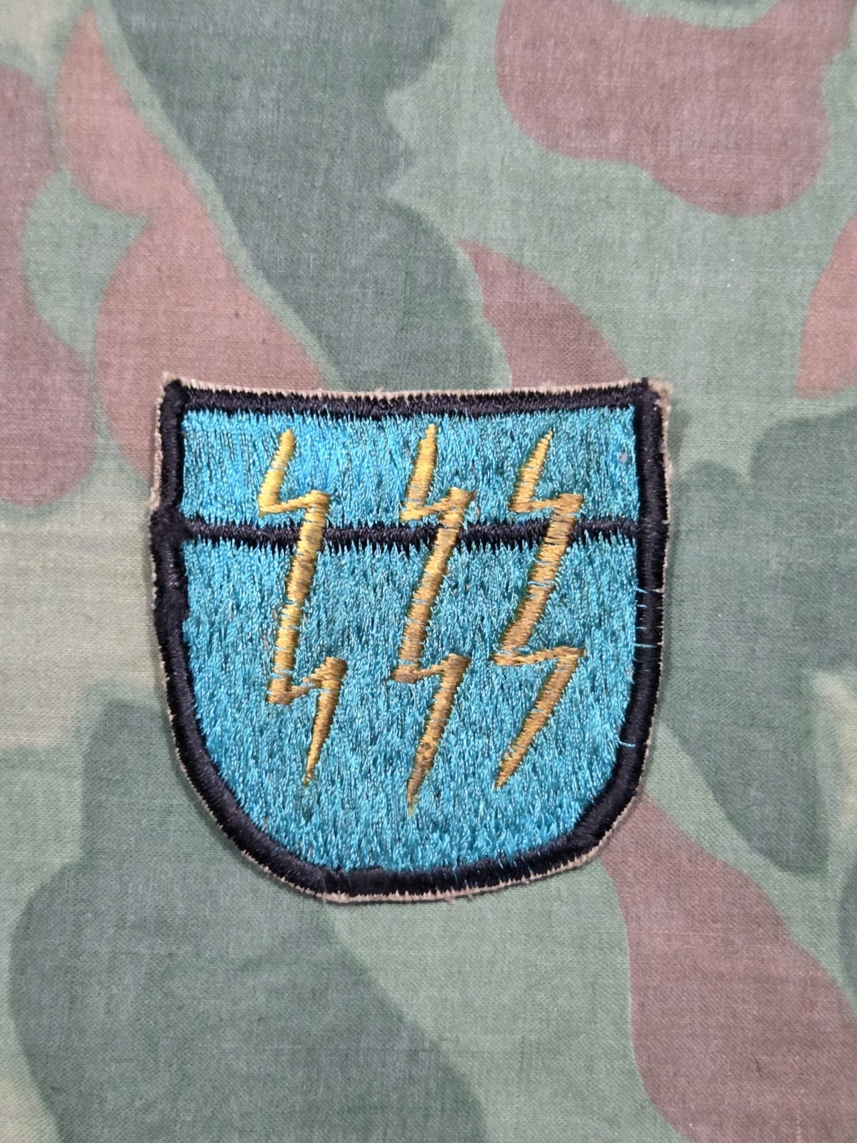 Early Cut Edge Us Army 12th Special Forces Group Beret Shield