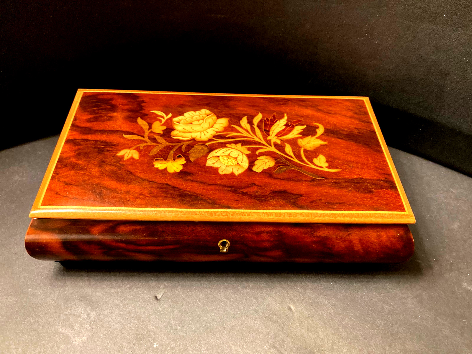Vintage Reuge Sorrento Wooden Music Box made in Italy