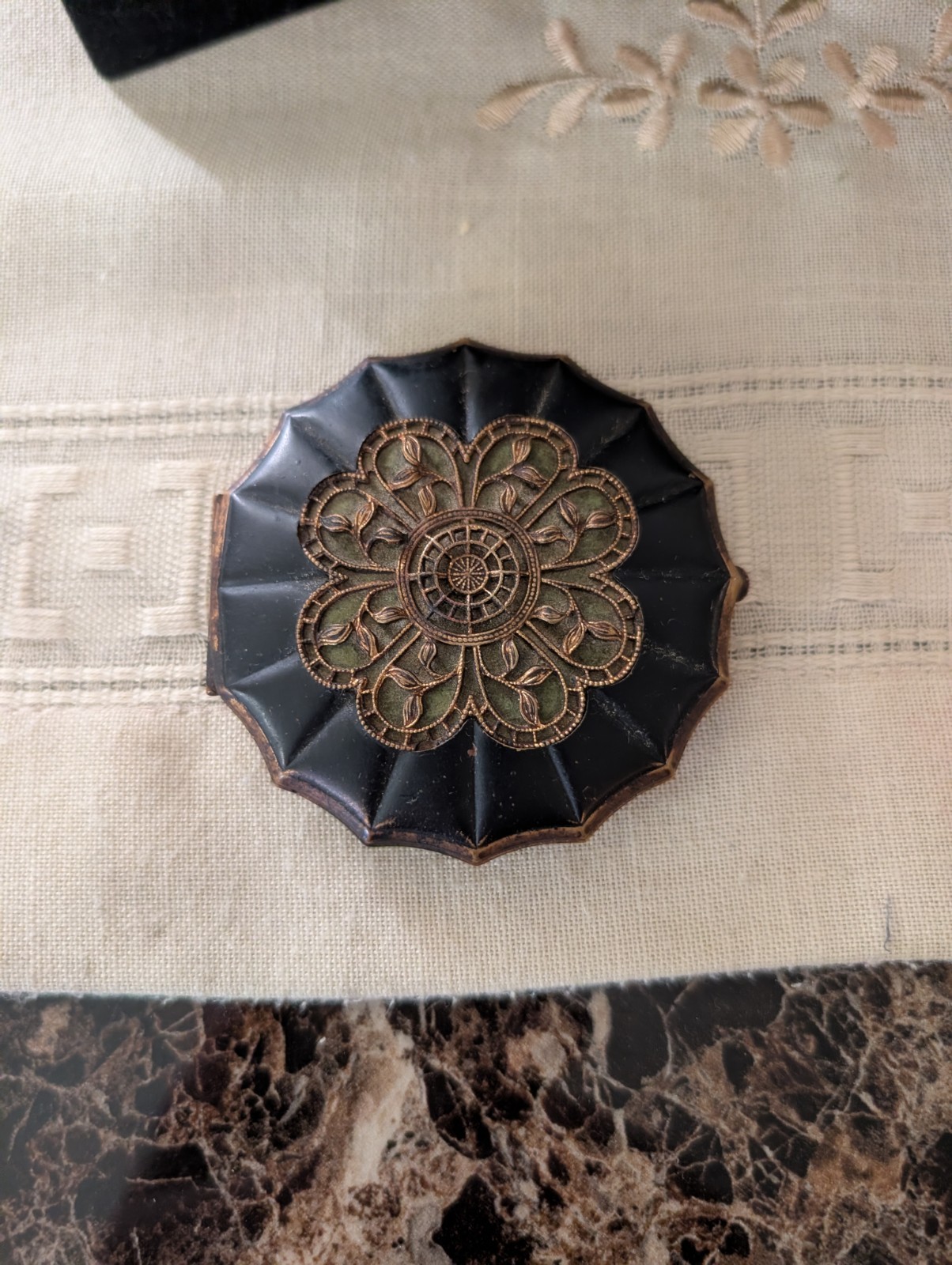 vintage 1920s Elgin American pocket compact (such as a powder or vanity...