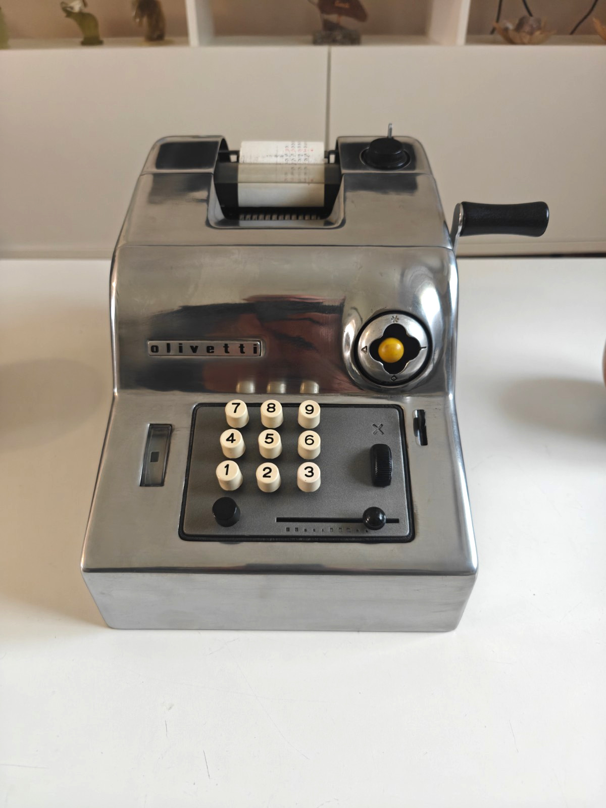 OLIVETTI SUMMA PRIMA 15 ADDING MACHINE. SILVER METAL. MARCELO NIZZOLI DESIGN 50s