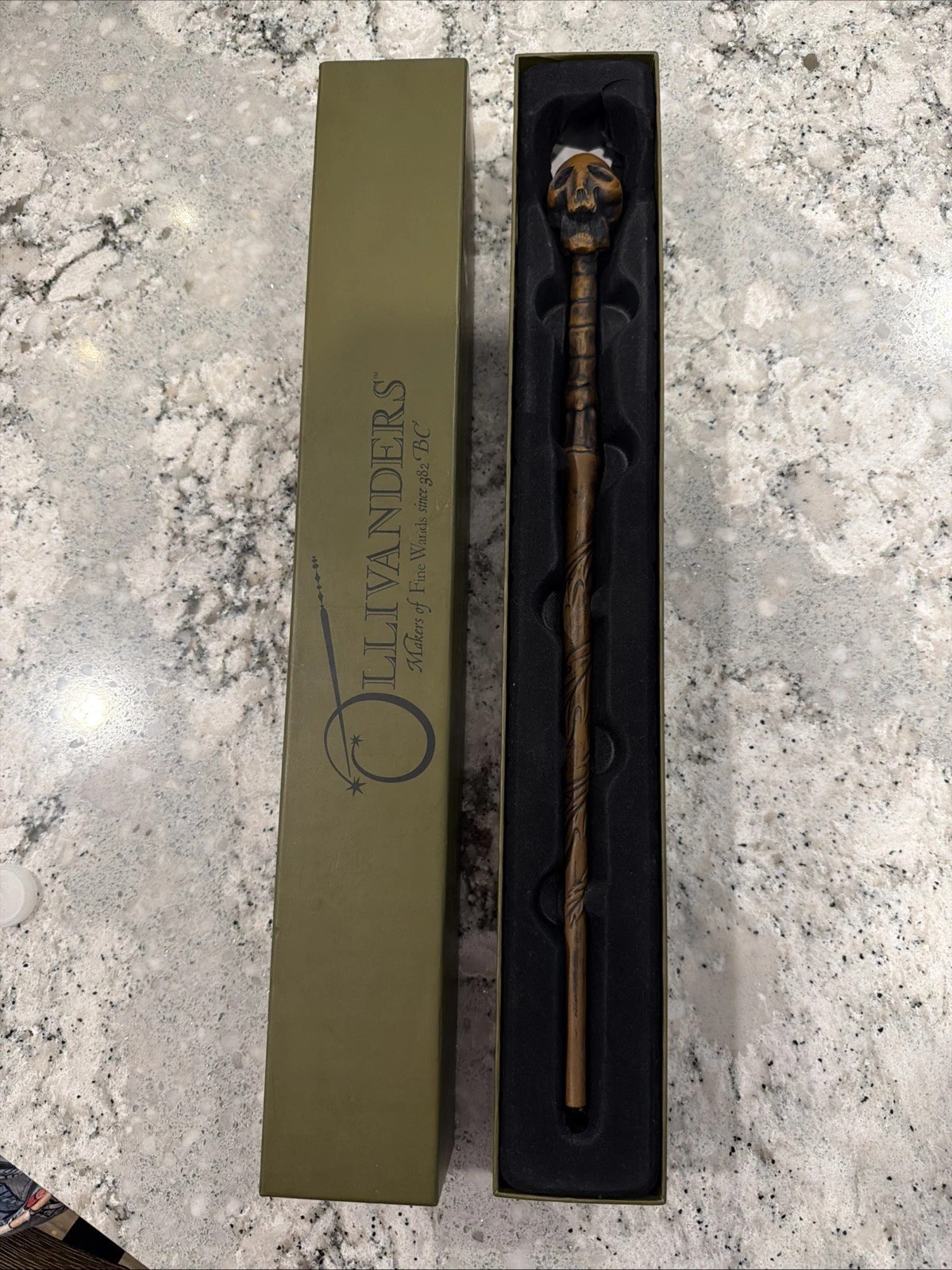 Ollivanders Harry Potter Wand Rowan 2 Universal Studios fresh in the box