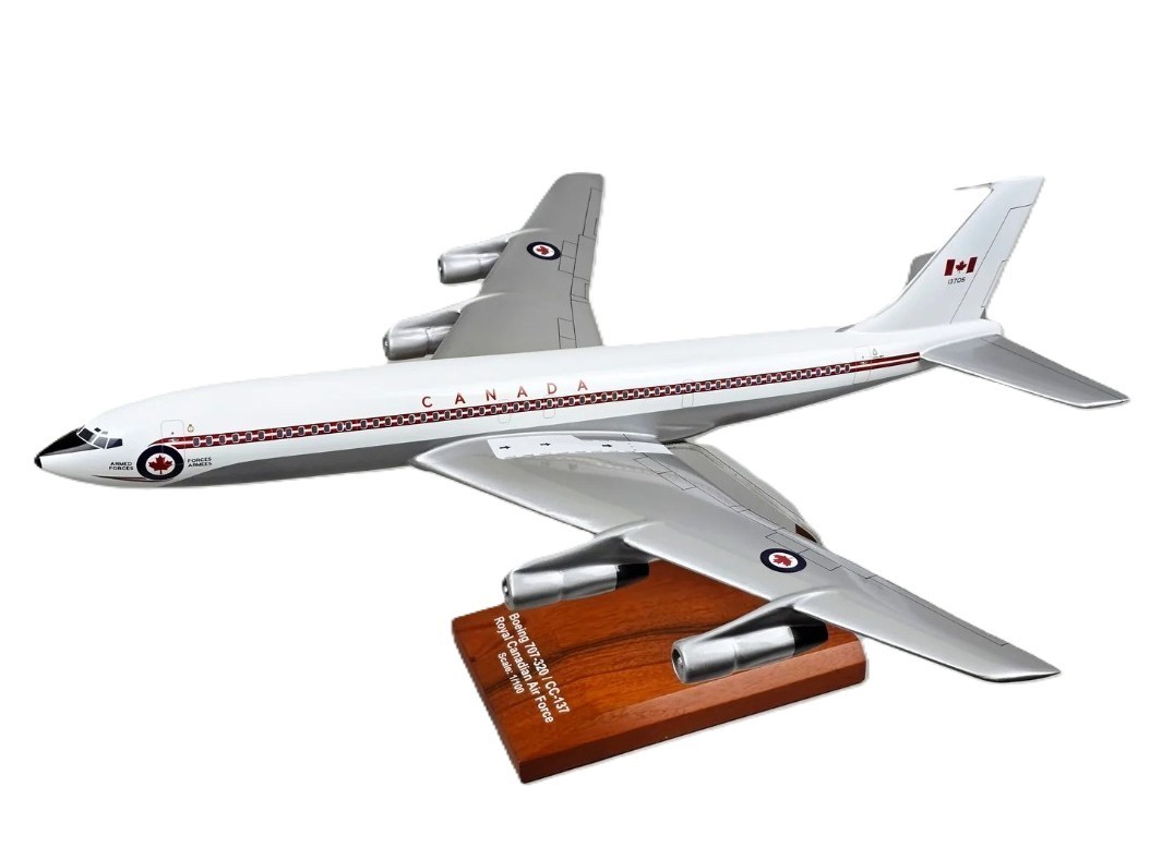 Canadian Armed Forces Boeing CC-137 707-320 Desk Top 1/100 Jet Model SC Airplane