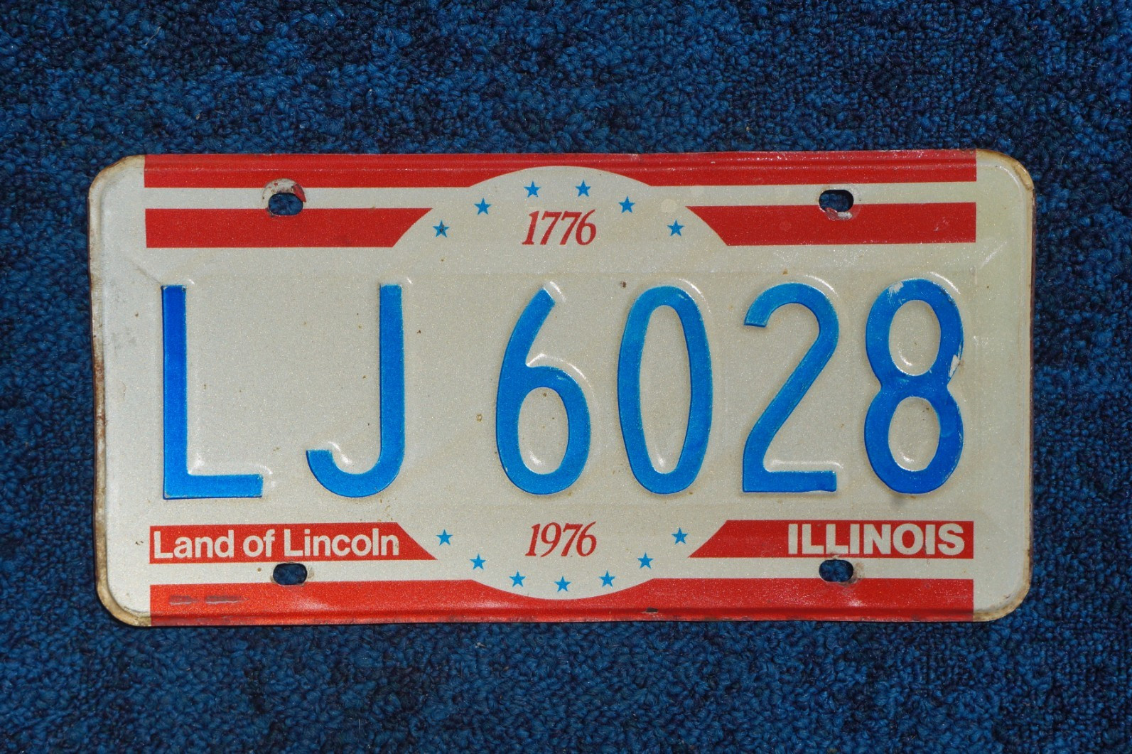 1976 Illinois Bicentennial License Plate