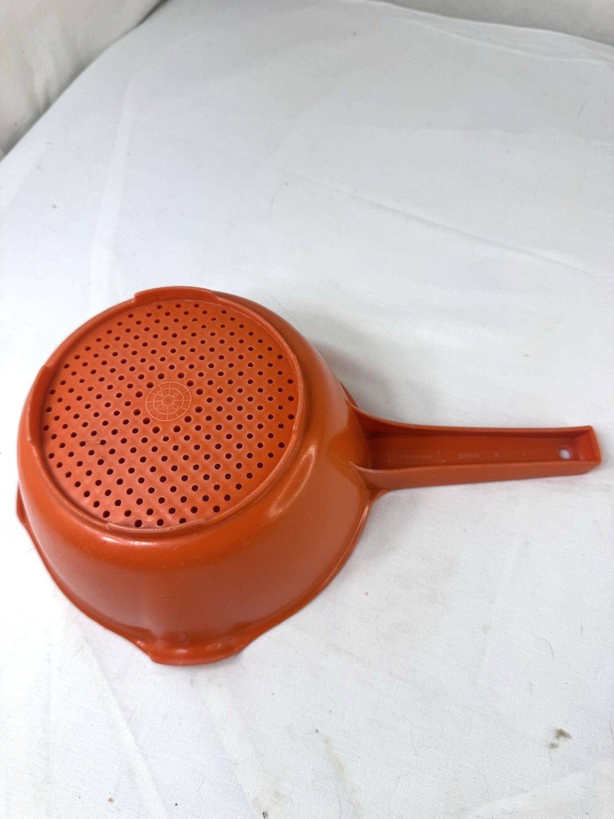 Vtg Rubbermaid 1970\'s Colander 2930 Strainer Orange Plastic USA Handle 7\