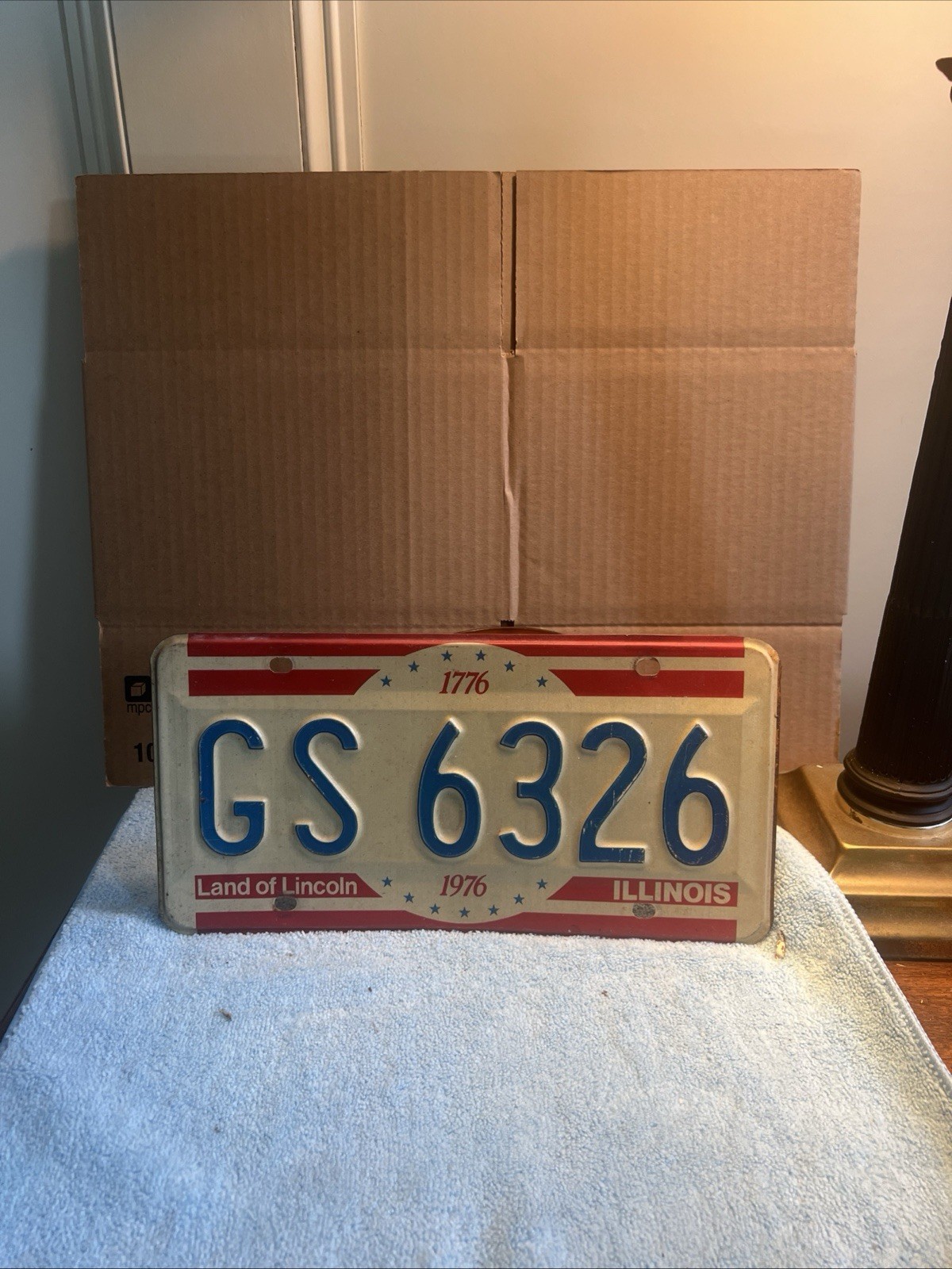 Illinois 1976 Bicentennial License Plate  Vintage 1976