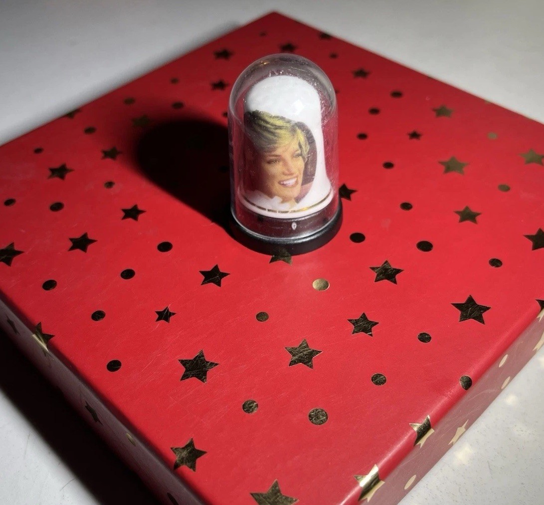 English Fine Bone China Princess Diana Tribute Memorial Thimble