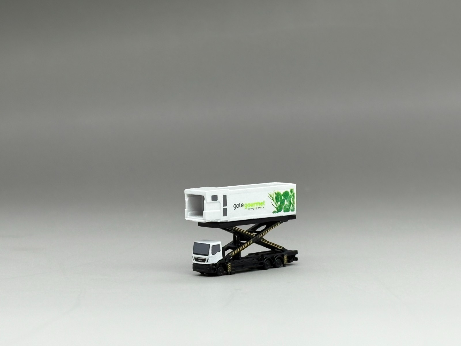 1:400/200 scale new GATEGOURMET MAN aircraft catering truck airport GSE model