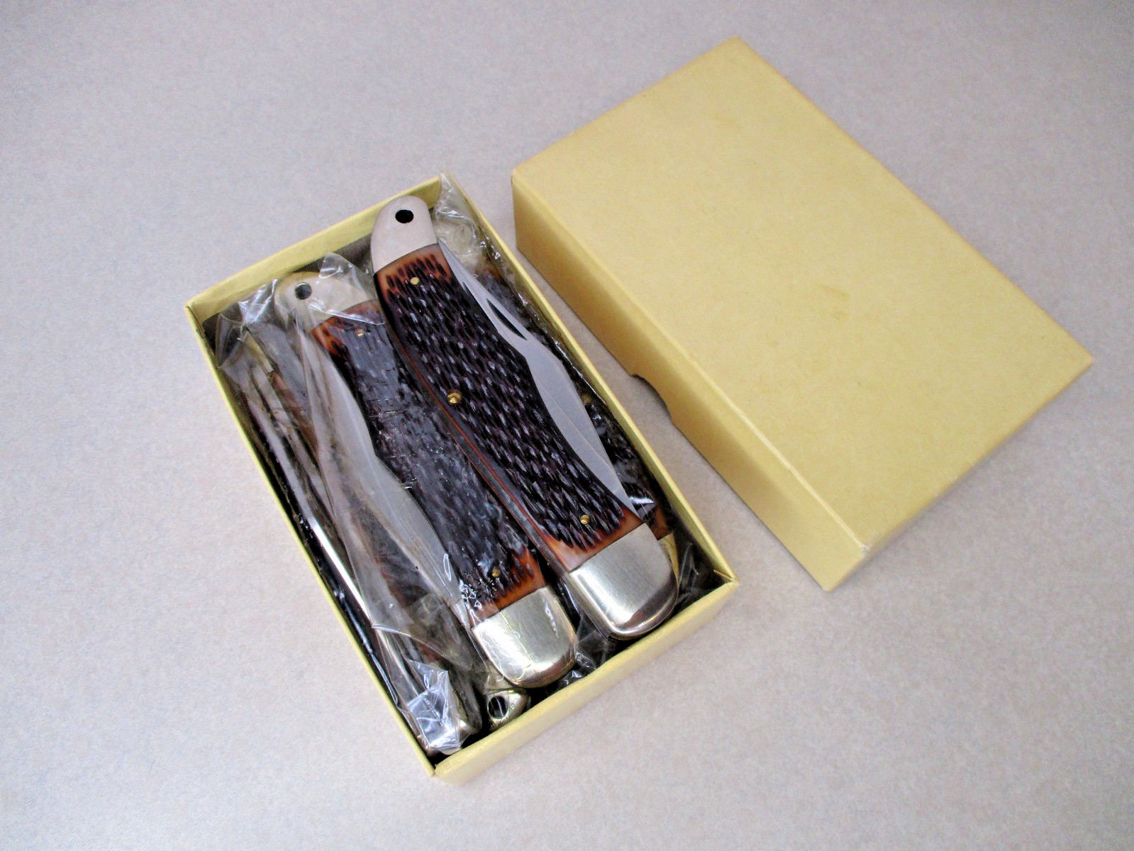 1/2 Dozen Lot of Schrade Walden 225H Bowie Folding Hunter Pocket Knife Knives