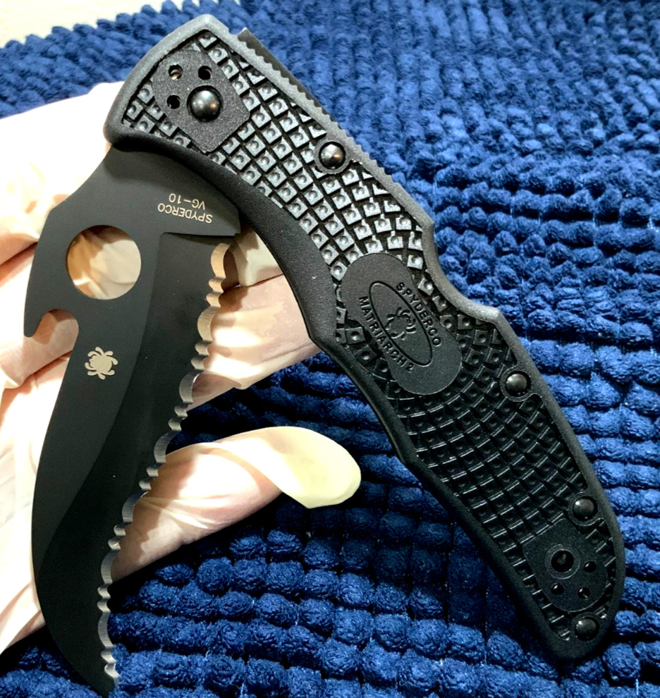 Spyderco Matriarch 2 (C12SBBK2W) VG-10 TiCN Reverse Blade S SpyderEdge Folder