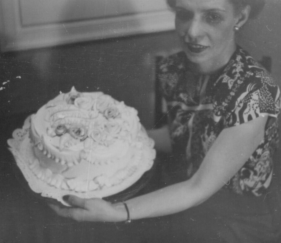6Y Photograph 1952 Lovely Lady Pretty Holding Decorated Cake  1950\'s 