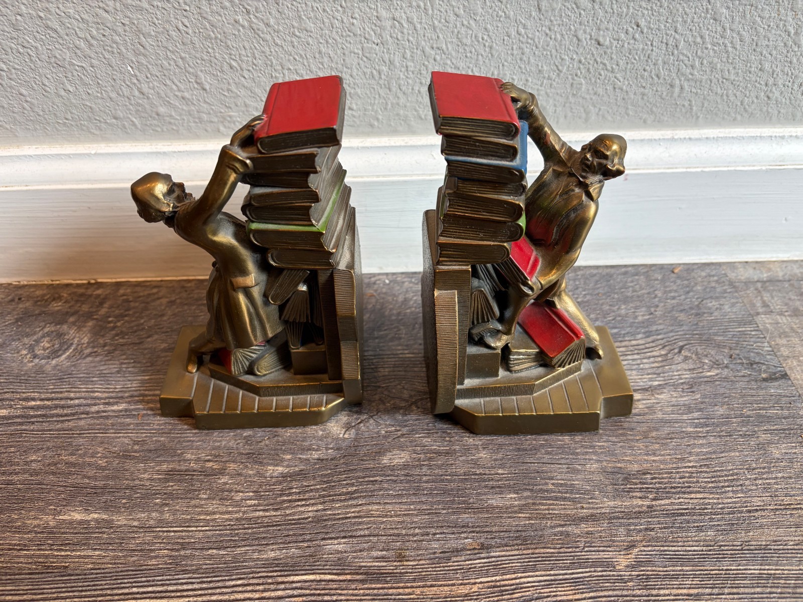 VINTAGE K&O STRUGGLING LIBRARIAN BOOK ENDS - ORIGINAL TAG - FABULOUS
