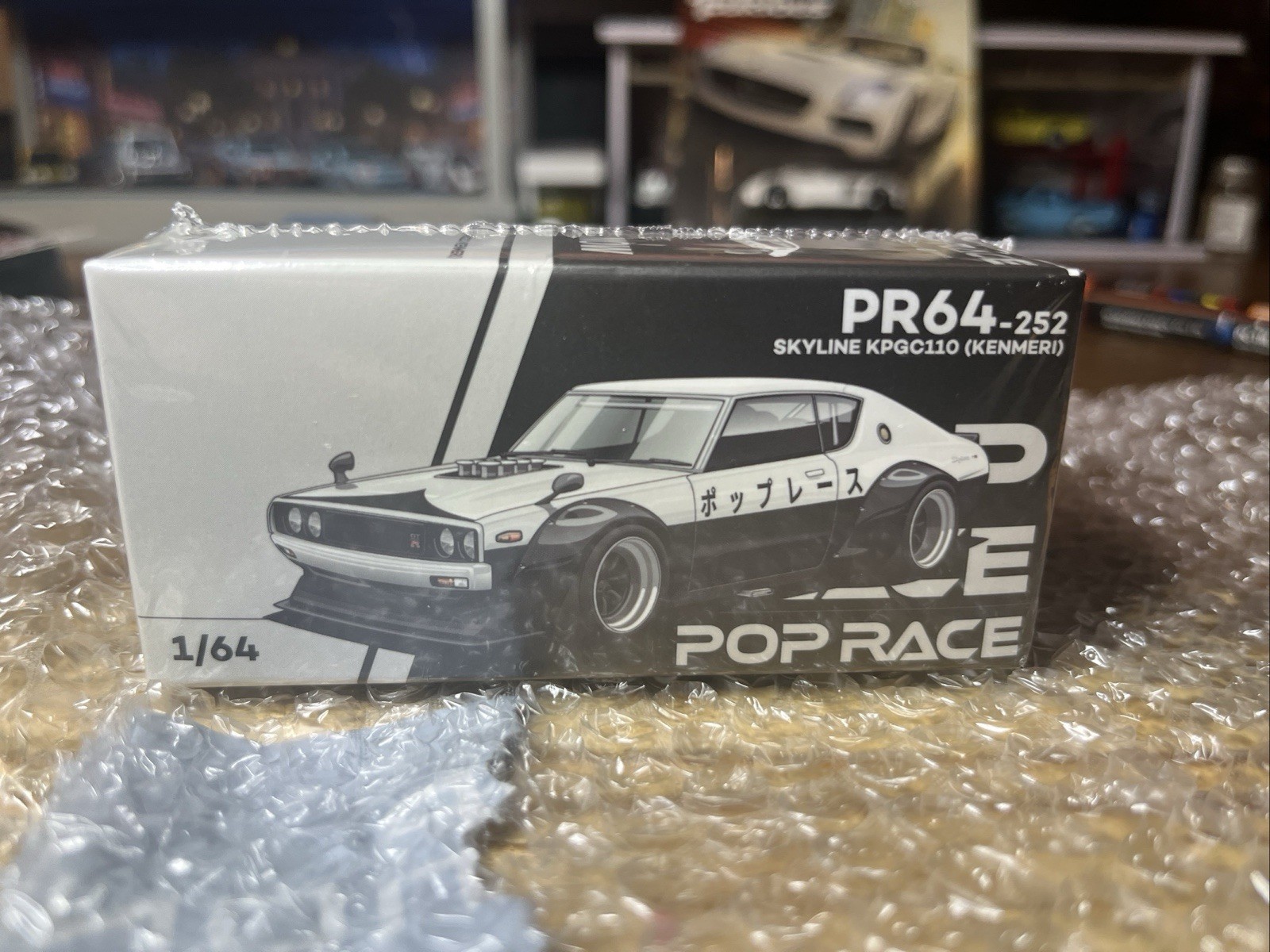POP RACE 1/64 SKYLINE KPGC110 V8 KENMERI NPA Style 14Y