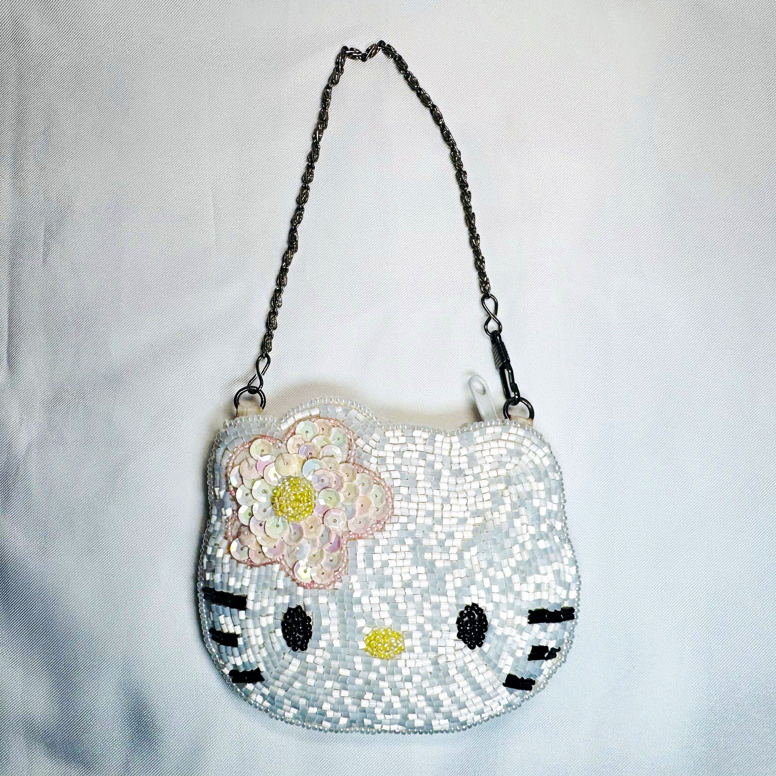 Vintage 1999 Sanrio Hello Kitty Beaded Sequin Mini Coin Purse w/Chain Strap