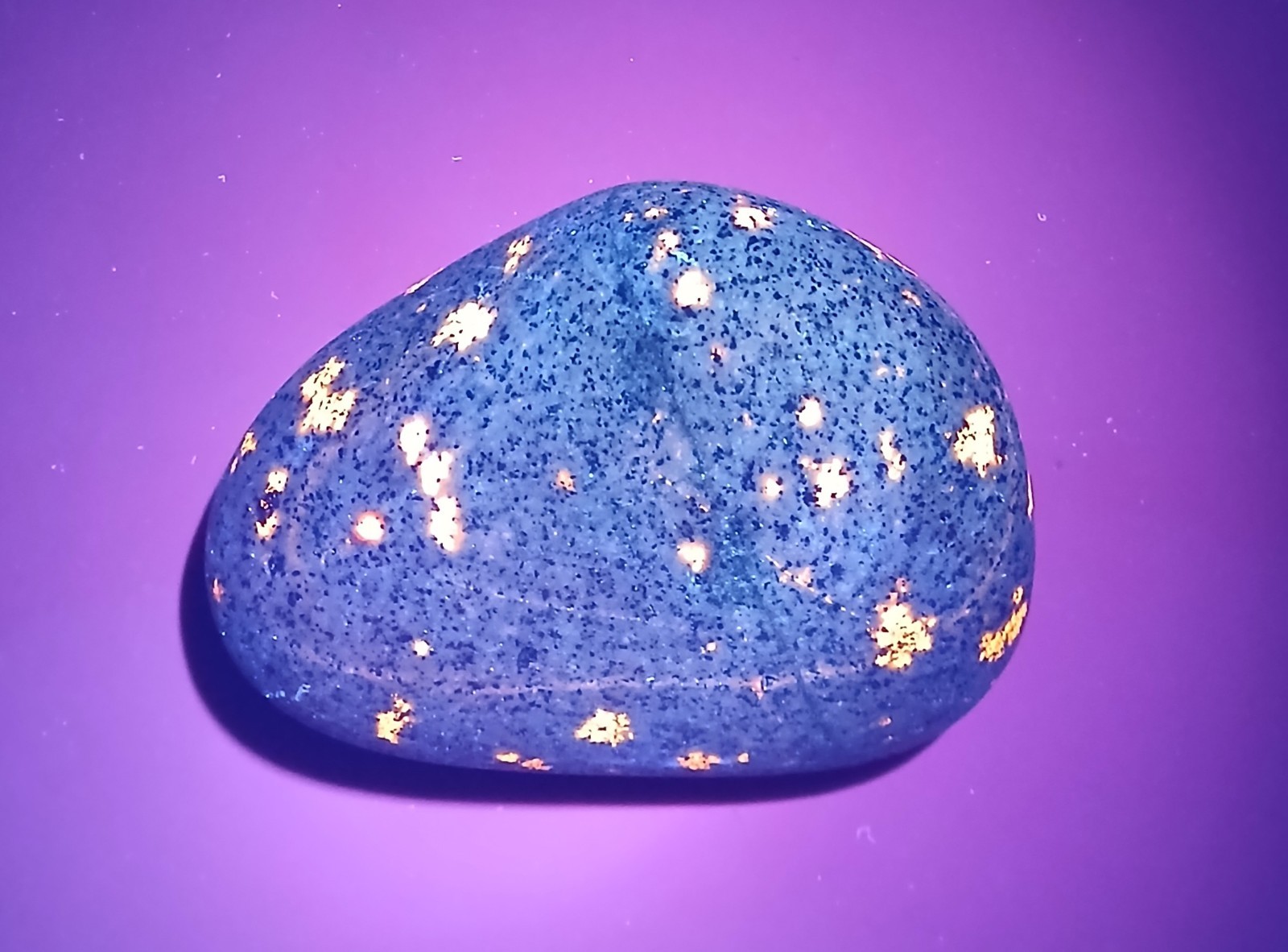 Fluorescent Sodalite (Yooperlite)  A Bright 8 Ounce Lake Superior Stone 