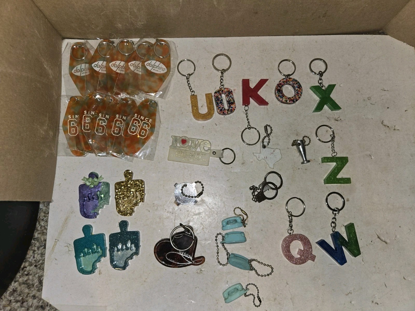 32 Vintage 70s/80s Keychains,4 Princess Phone,WFIL,Resin,Miami Dolphins,Sears