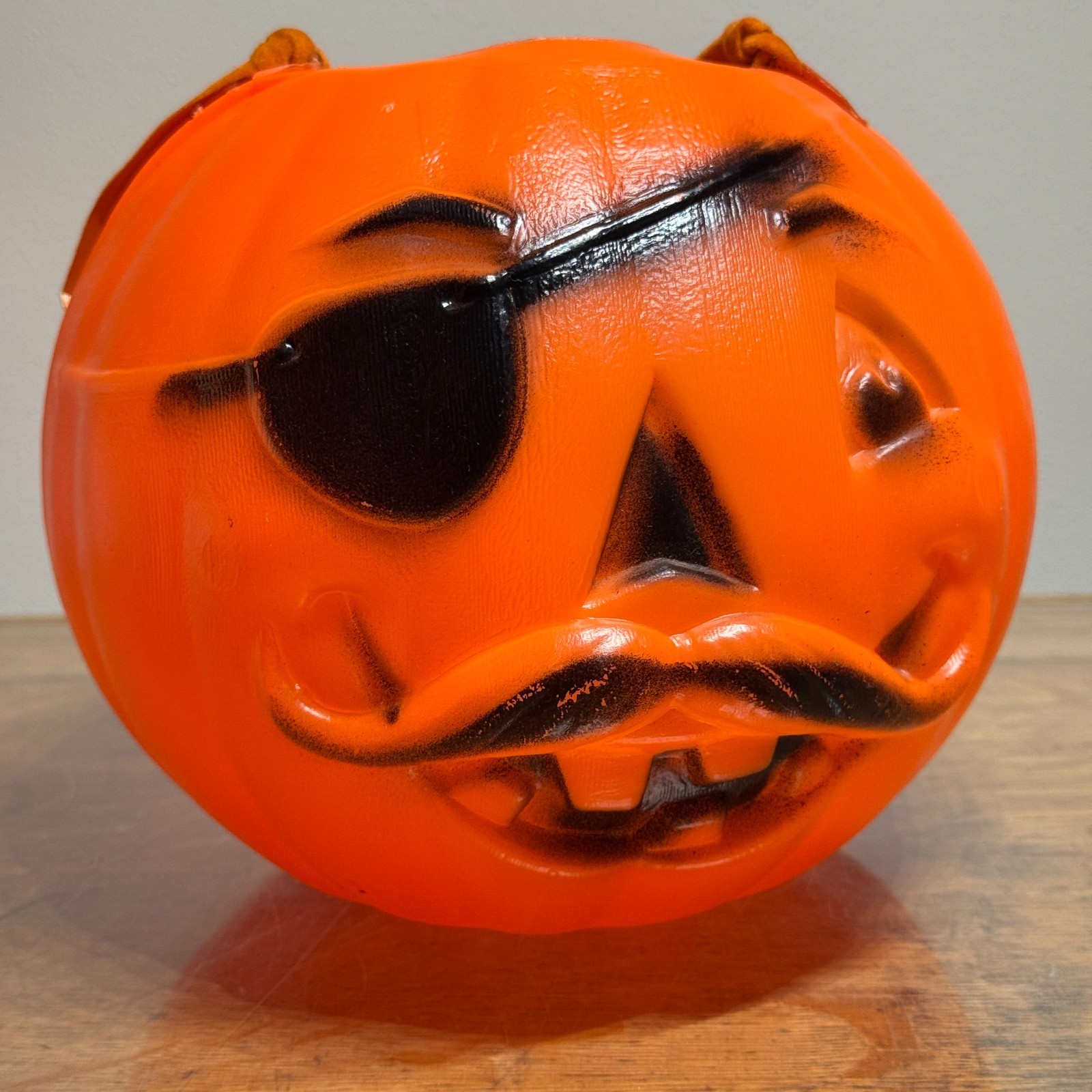 Vintage 1960s Pirate Jack-O\'-Lantern Halloween Candy Bucket