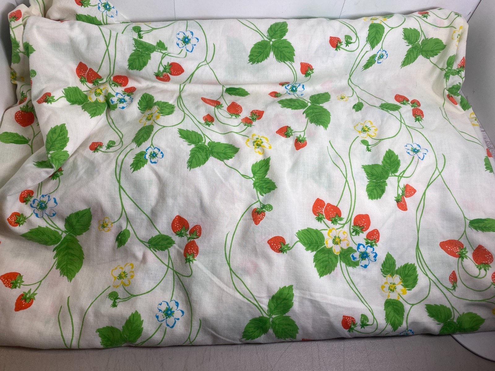 Cannon Monticello Very Berry Strawberry KING FLAT Sheet