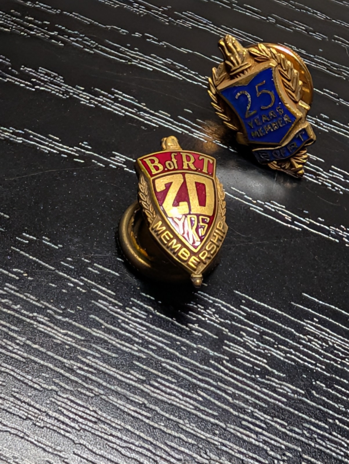 VINTAGE BROTHERHOOD OF RAILROAD TRAINMEN AWARD PINS 20 YEAR, 25 YEAR Lot VINTAGE BROTHERHOOD OF RAILROAD TRAINMEN AWARD PINS 20 YEAR, 25 YEAR Lot