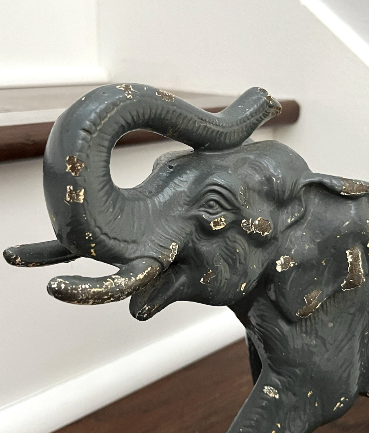 8 pound ANTIQUE VINTAGE 1930\'s CAST IRON CIRCUS ELEPHANT STATUE DOORSTOP