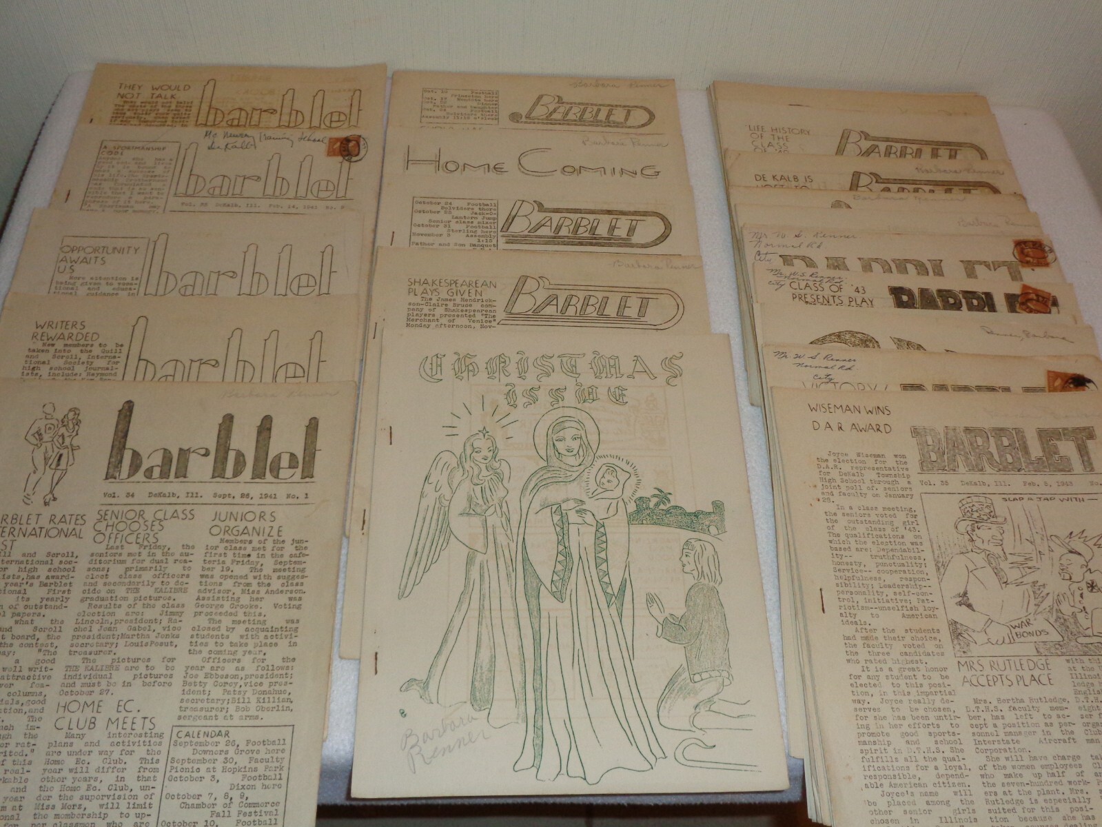 DeKalb Township High School 1940-1943 Barblet School Publication Lot - 32 Issues