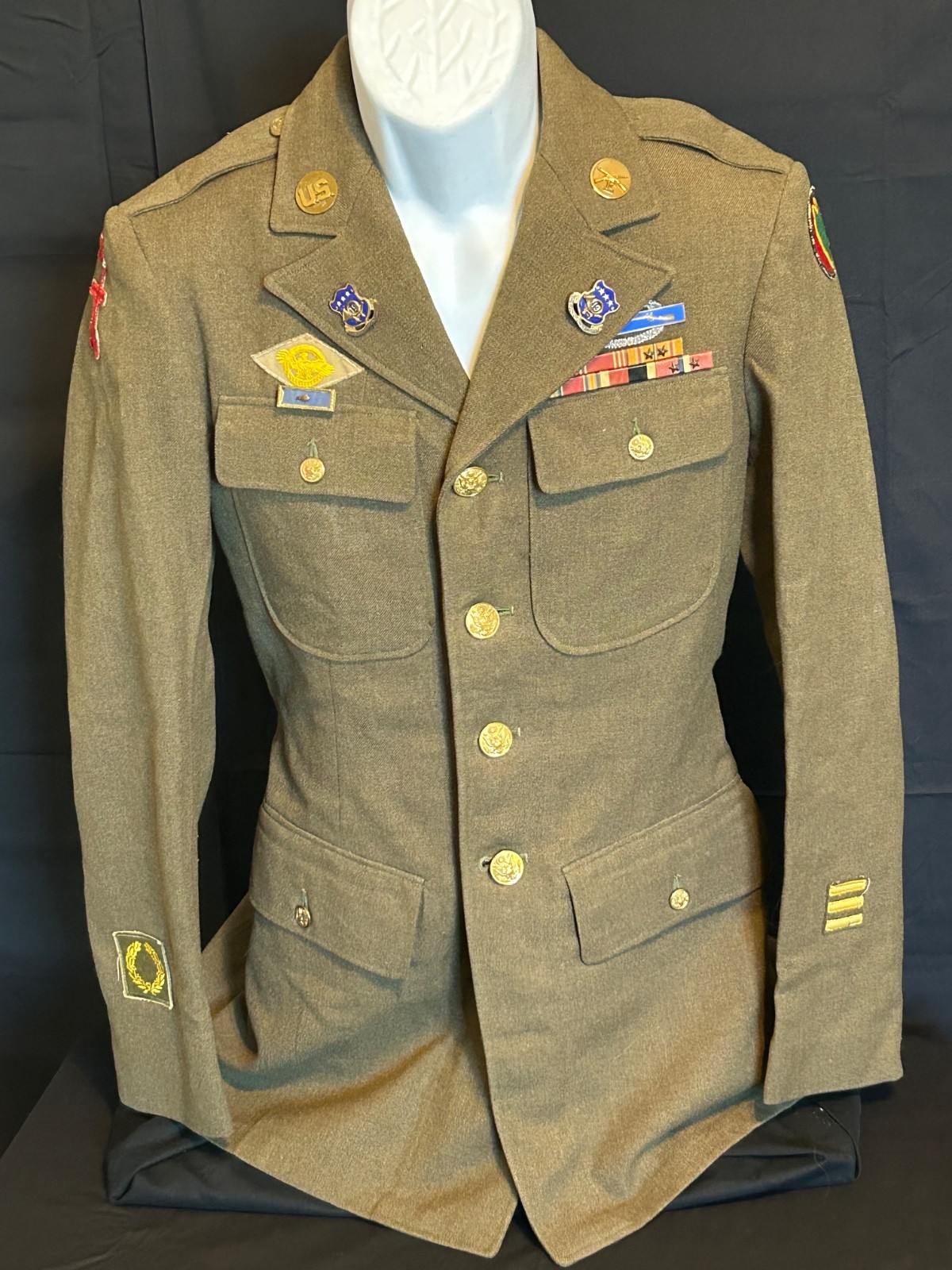 Original WW2 US Army 32nd Inf, 24th Inf, CIB, 19th Reg, Named 30\
