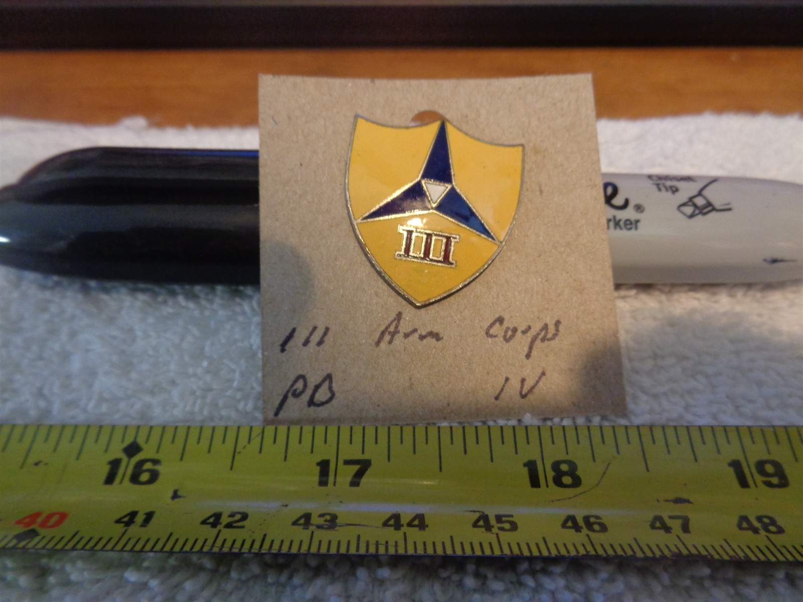 III Armored Corps IV Unit Crest, DI, DUI Pinback (DRAW#S5)