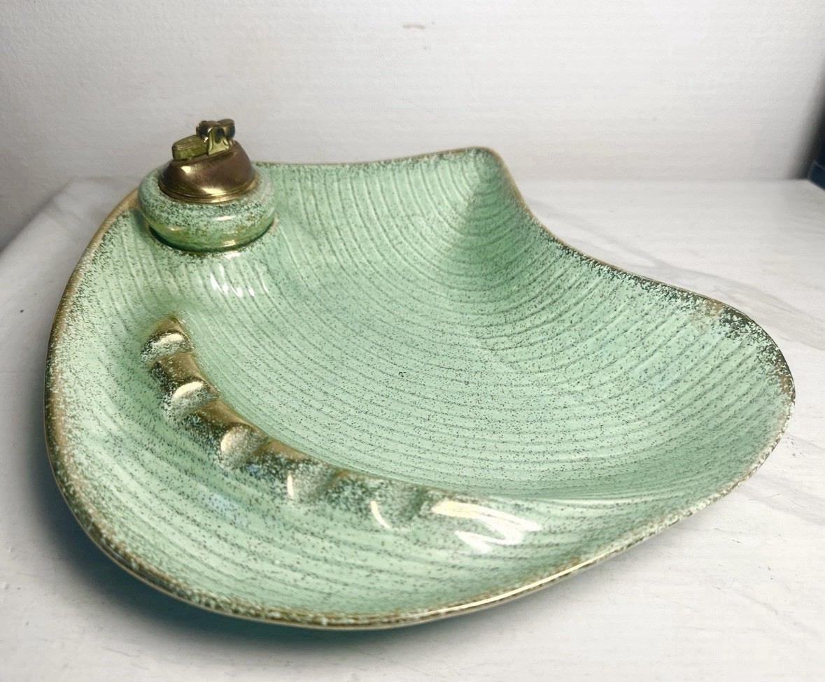 Vintage 1950s California Originals Ceramic Leaf Ashtray with Lighter #321 MCM
