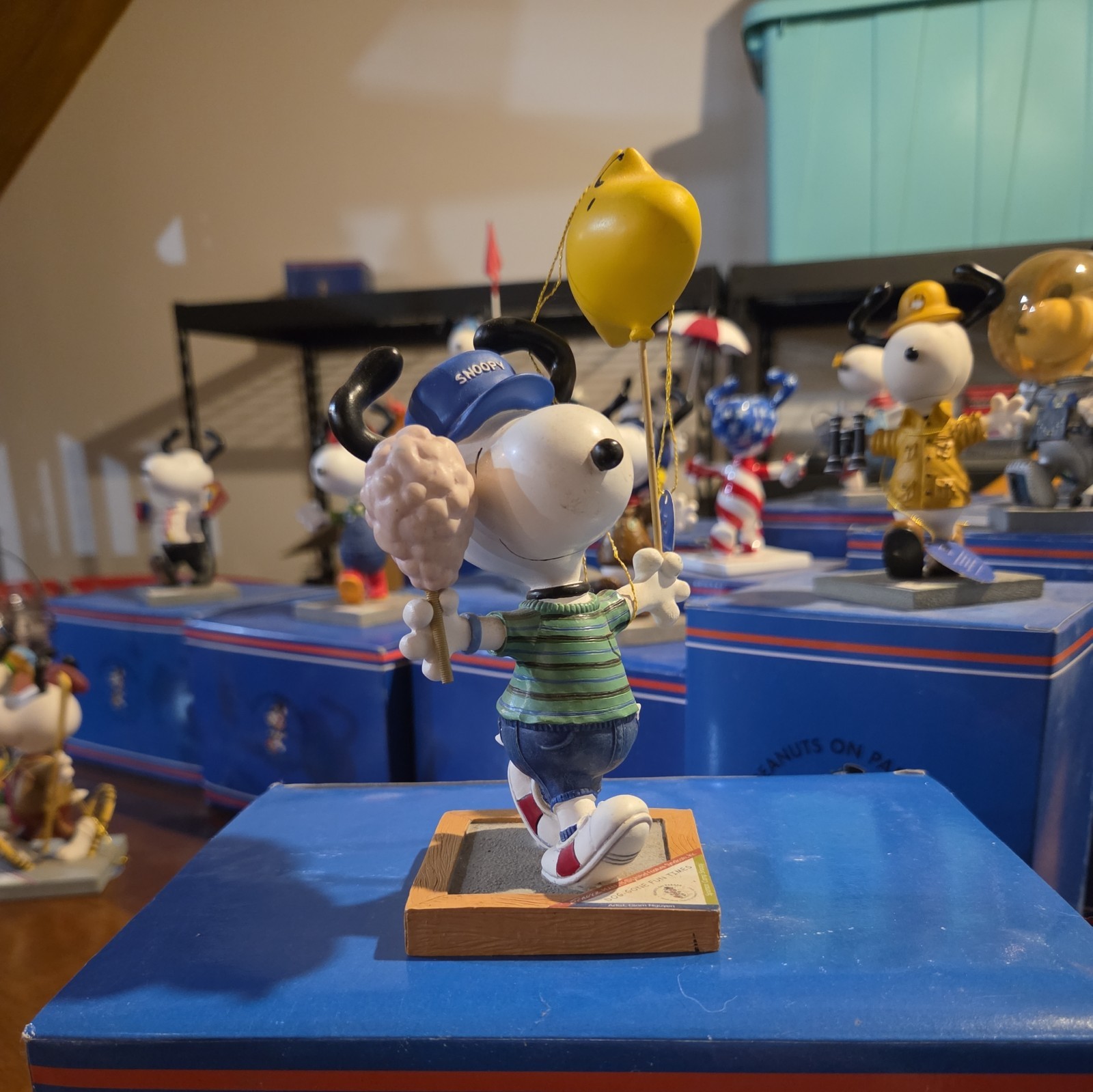 Westland PEANUTS SNOOPY Dog-Gone Fun Times Woodstock Balloon 8402