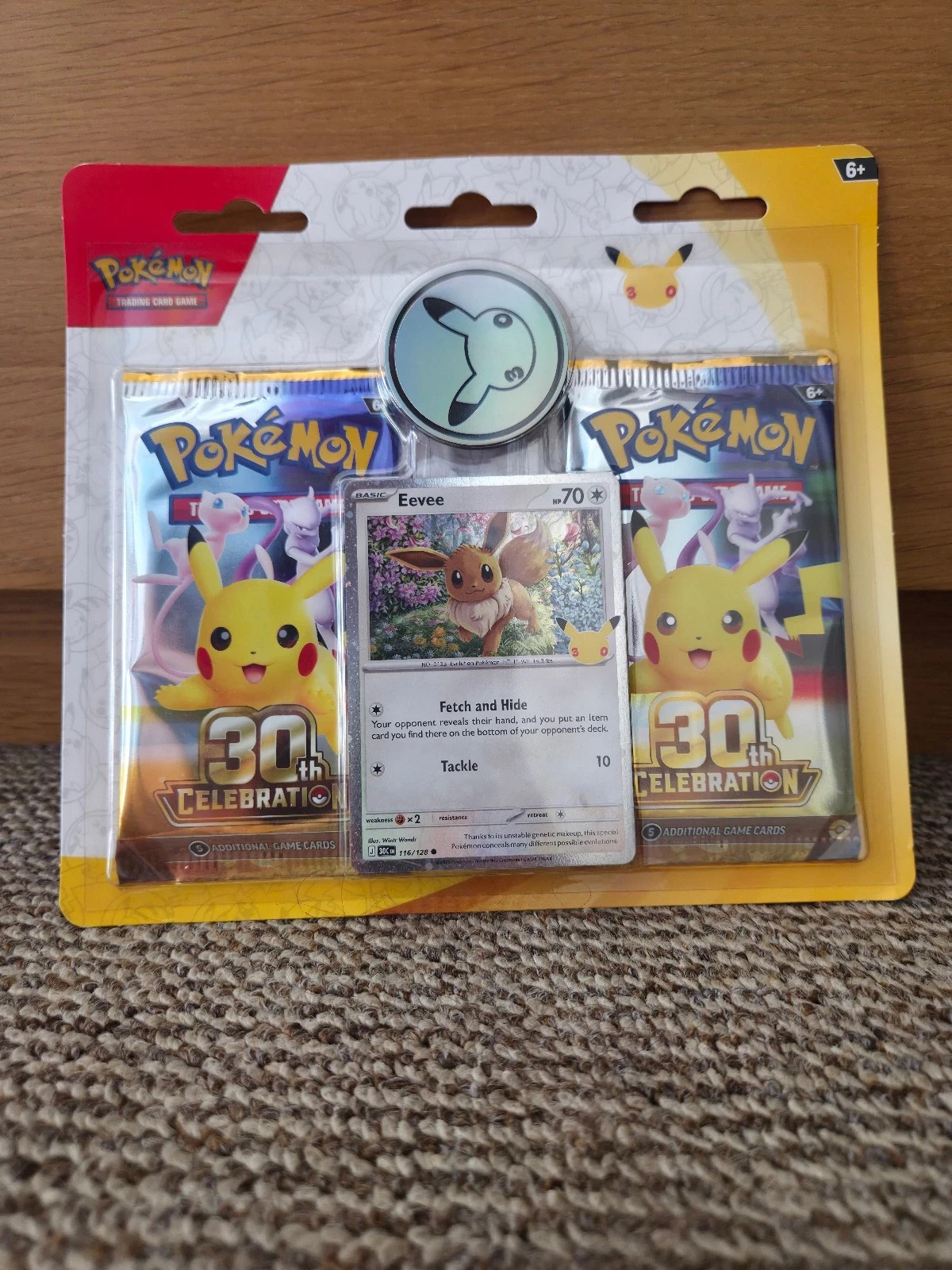 Pokémon 30th Anniversary Eevee box (2 booster packs inside)
