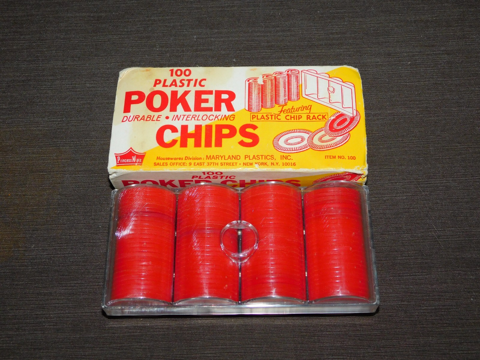 VINTAGE 100 PRINCESS WARE RED PLASTIC POKER CHIPS UNUSED
