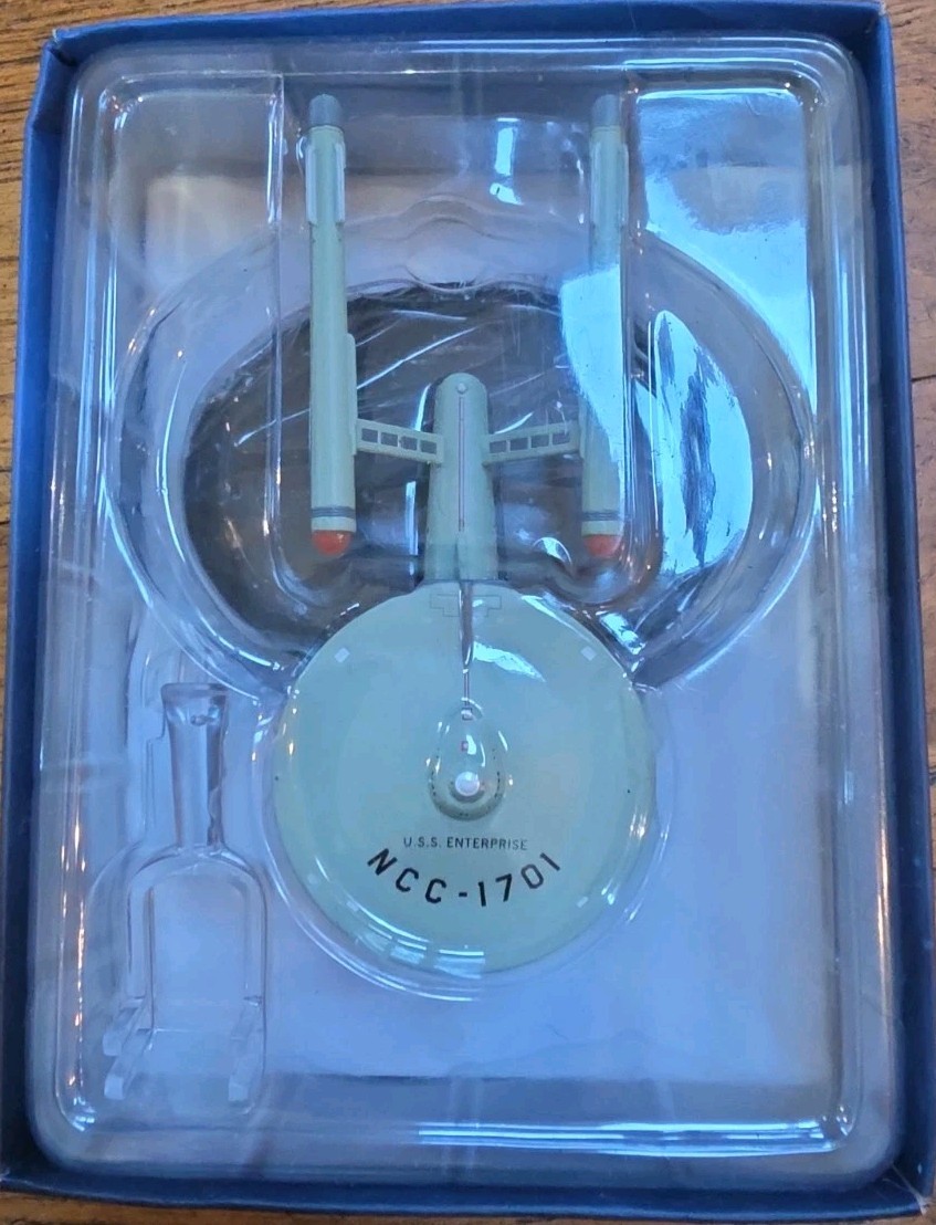 Eaglemoss Star Trek Starship Replica | USS Enterprise NCC-1701