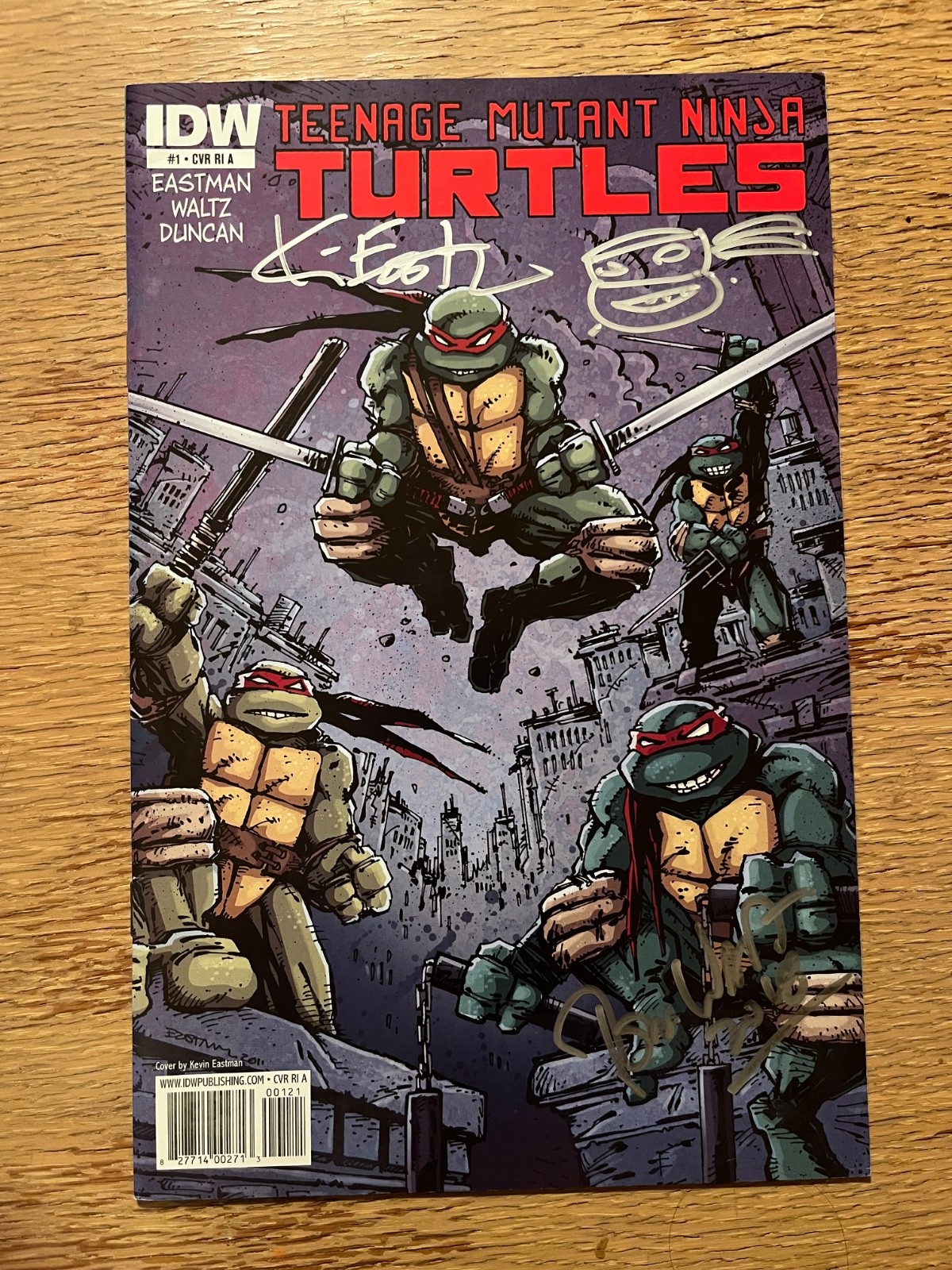 TMNT #1 Eastman RI-A Variant IDW 2011 SIGNED by Kevin Eastman and Tom Waltz