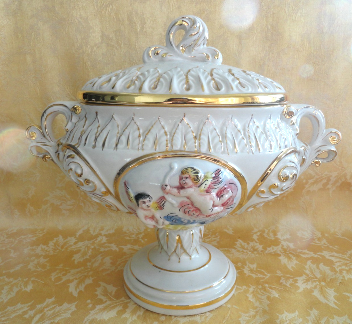 Vintage Keramos R. Capodimonte Italy Porcelain Cherub Gilt Tureen With Lid